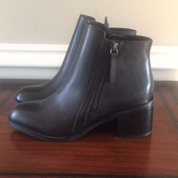 Leather Rag & Co. Black boot. - Picture 3 of 4